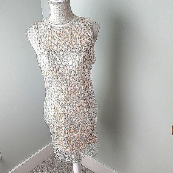 XTAREN Women’s Size Medium Sleeveless Bodycon Lace Midi Dress Lined Nude Beige - Picture 1 of 8